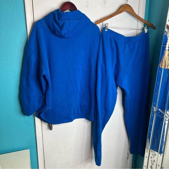 Savage X Fenty sweatshirt and sweatpants set top is small bottom is medium man - Picture 7 of 9